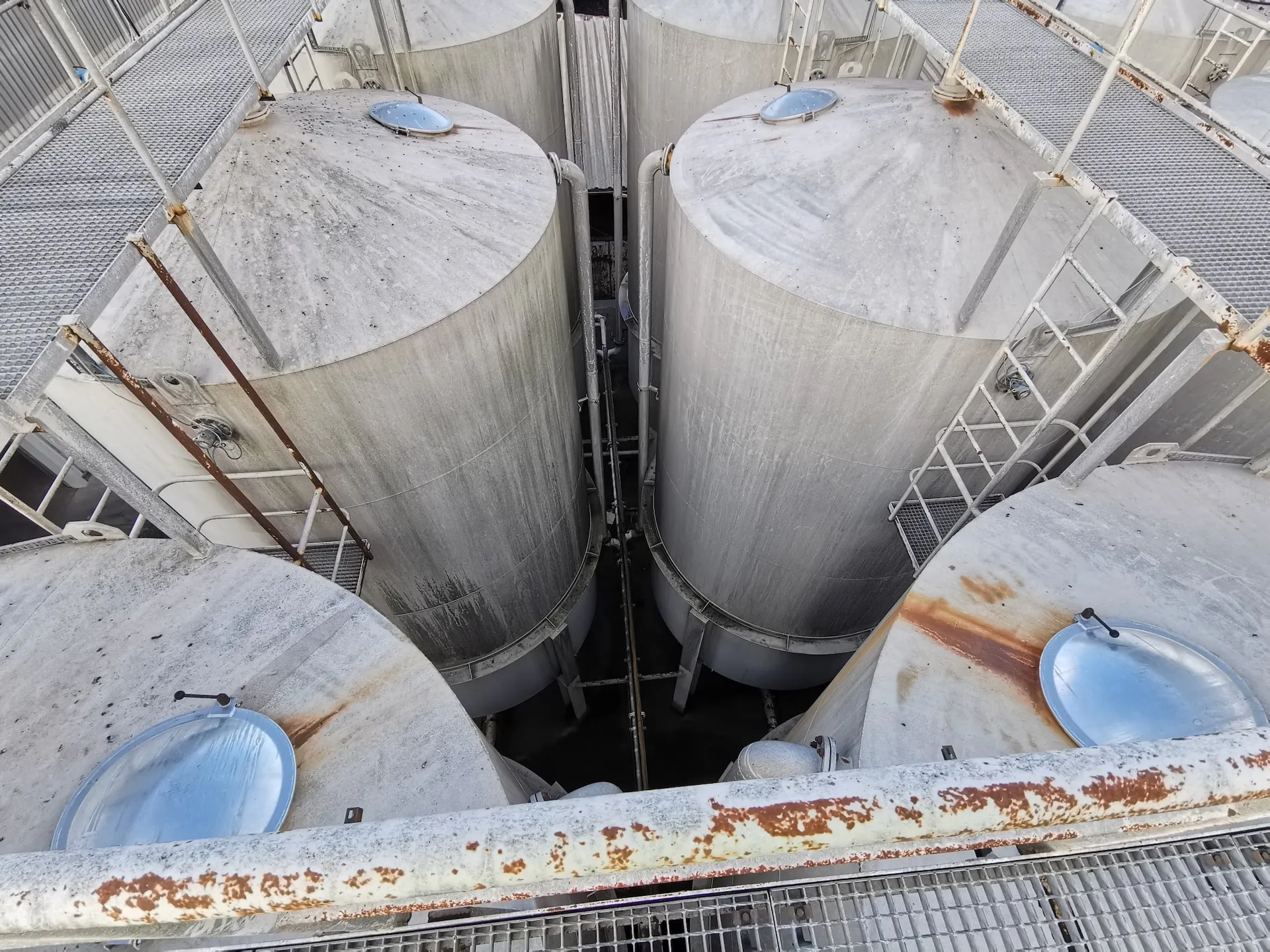 Korrosionsschäden an Industrietanks – Monitoring mit Drohnen