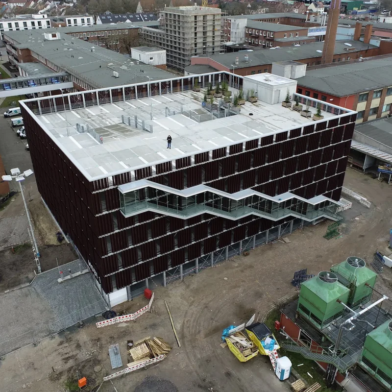 parkhaus drohnenaufnahme