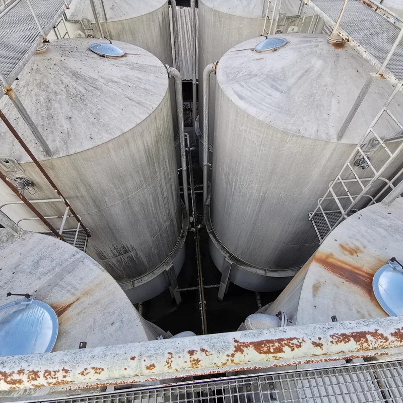 Korrodierte Lagertanks