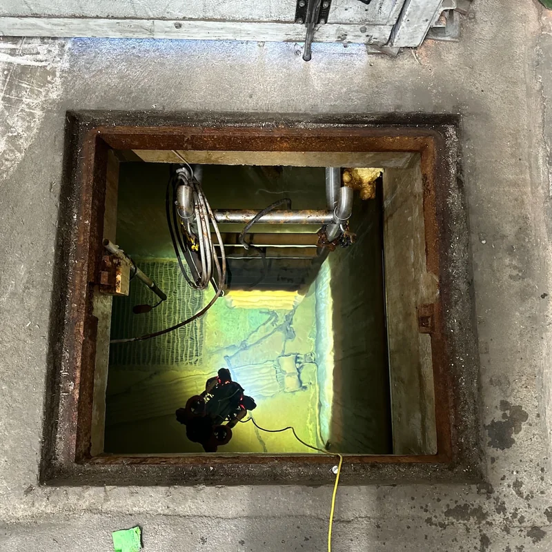 Inneninspektion mit Unterwasserdrohne